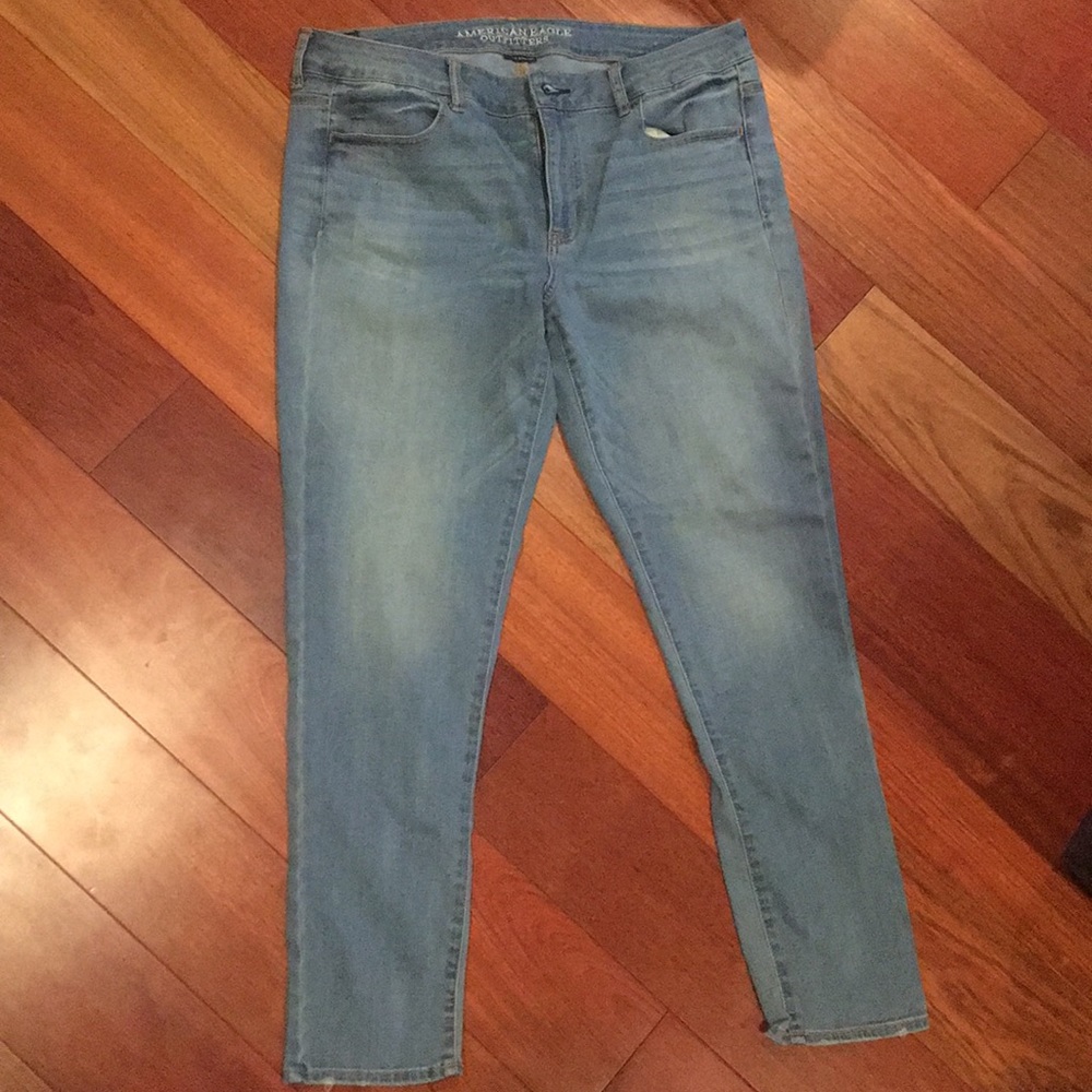 American Eagle Light Washed Jeggings